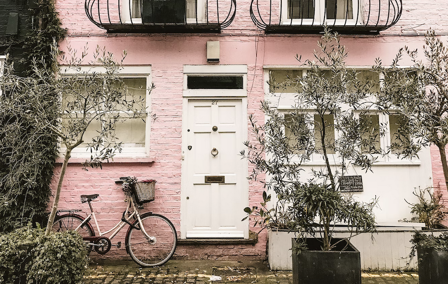 The Best Bars in Notting Hill Bloc Nearby